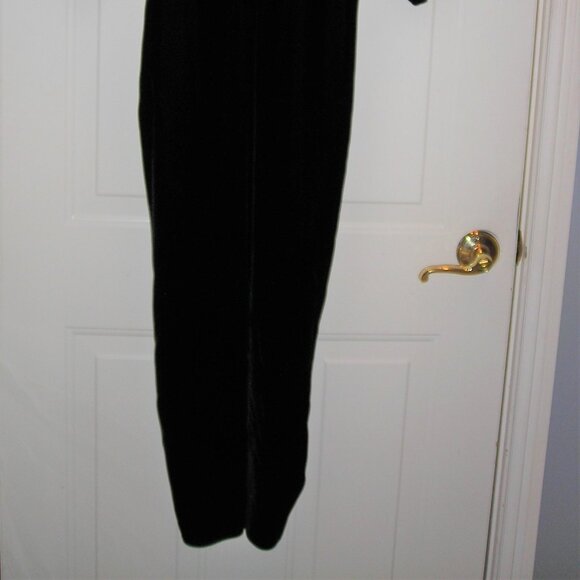 WAYNE CLARK (Canadian designer) black velvet long evening GOWN, U.S. Size 6 - Picture 6 of 7